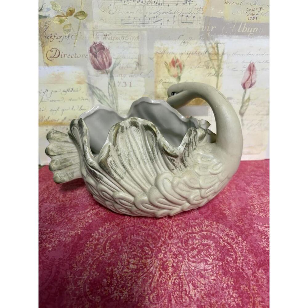 vintage white ceramic swan planter - Picture 4 of 4